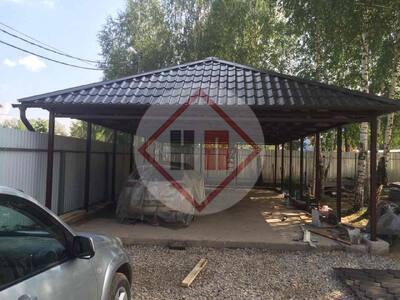 четырехскатный навес с металлочерепицей