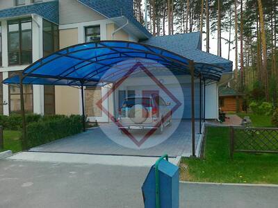 автомобильный навес с арочной кровлей