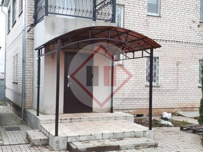 недорогой навес для крыльца частного дома