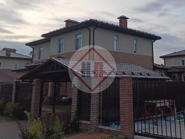 навесная конструкция с металлочерепицей