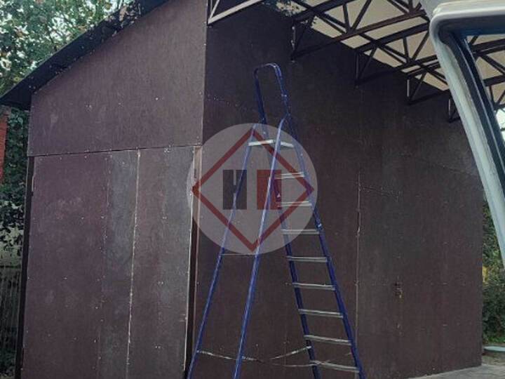 широкий навес для автотранспорта