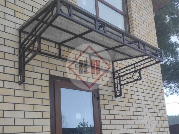 односкатный навес из монолитного поликарбоната