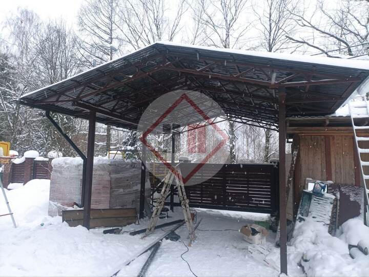 металлический двускатный навес