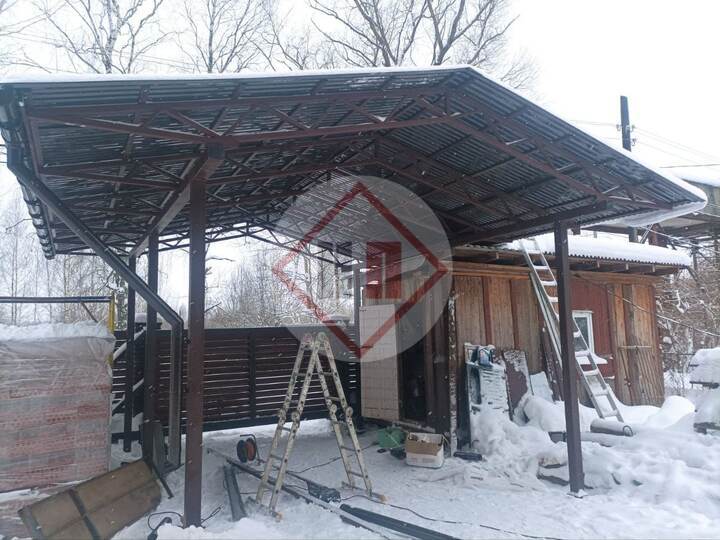 металлический двускатный навес