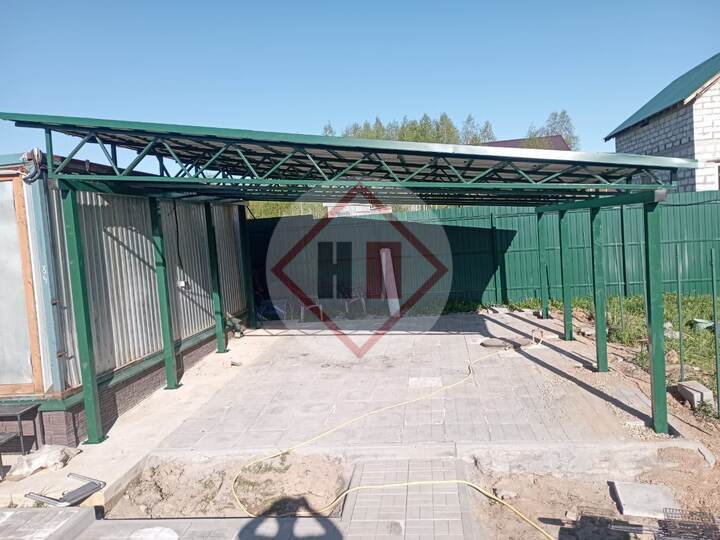 односкатный навес с кровлей из металлочерепицы