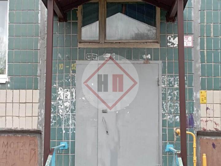 недорогой навес над крыльцом подъезда