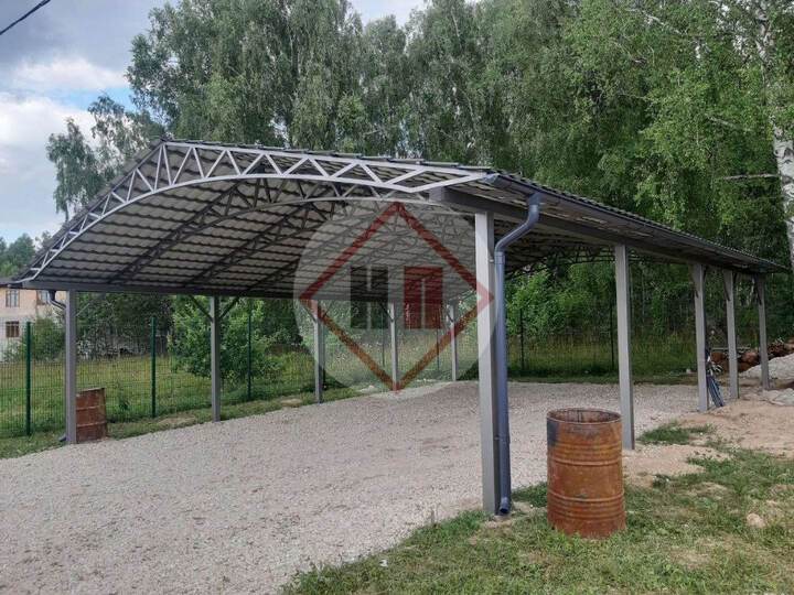 большой навес из металлочерепицы