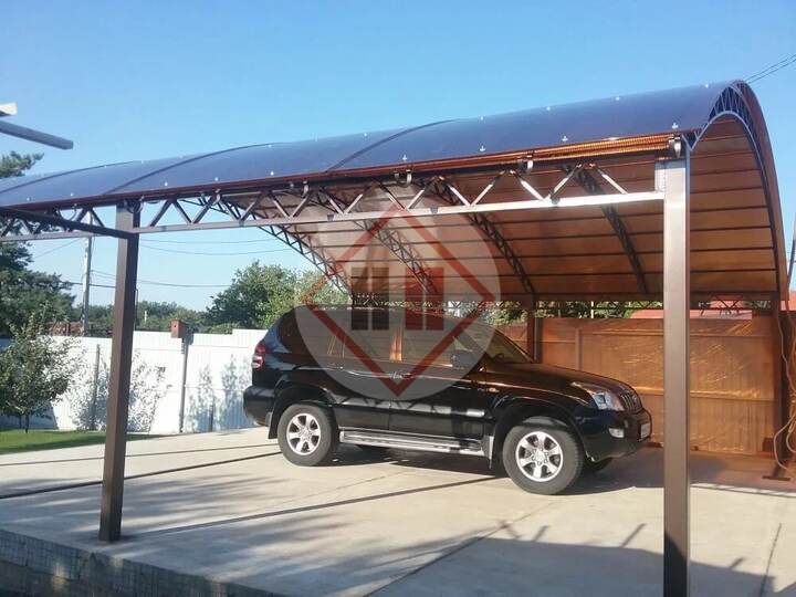 большой арочный навес из поликарбоната под авто