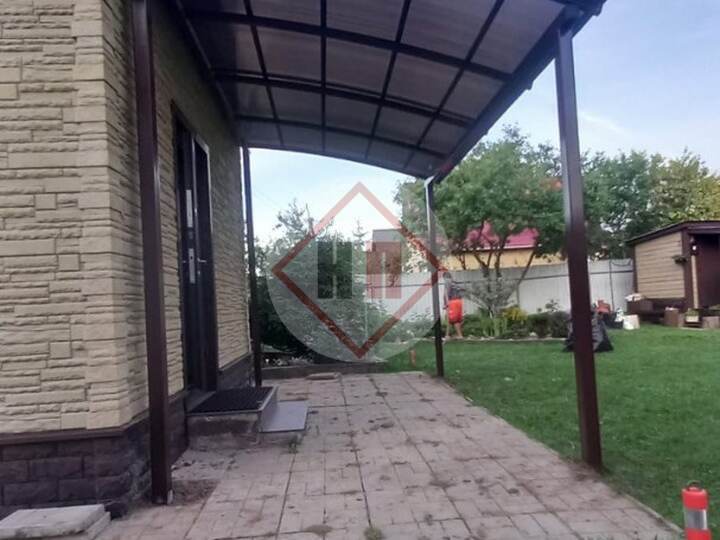 небольшой навес для дома