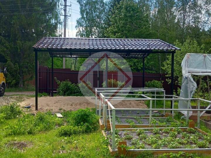 навес для дачи со снегозадержателями