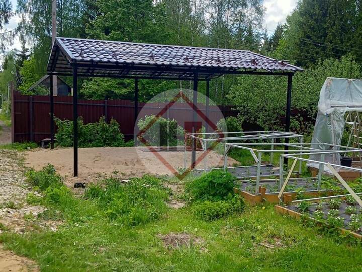 навес для дачи со снегозадержателями