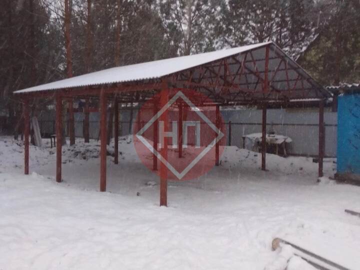 двускатный навес с усиленными фермами