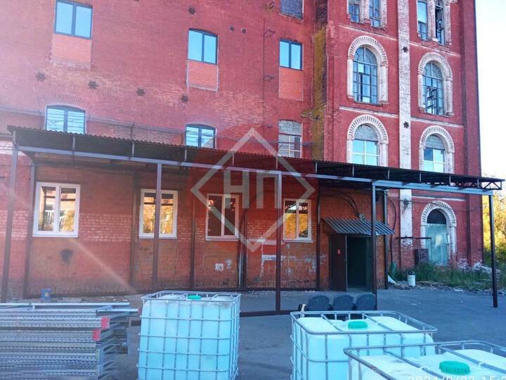 высокий примыкающий навес из профлиста