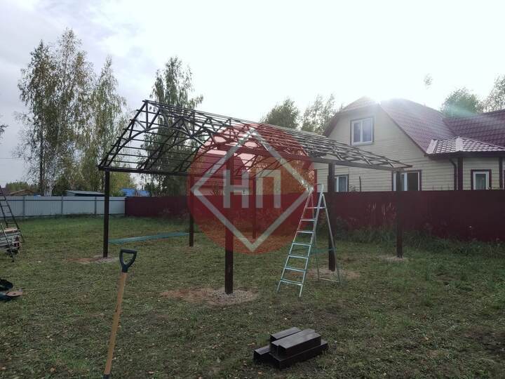 навес для дачи с двускатной крышей из профлиста
