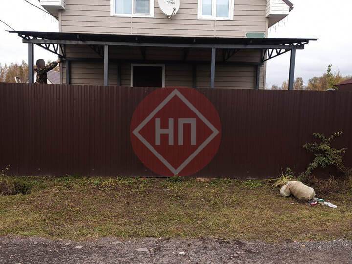 навес примыкающий с сотовым поликарбонатом