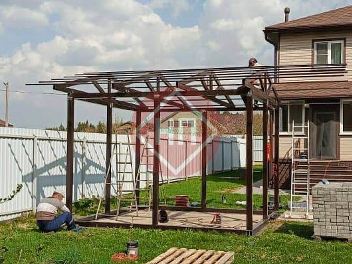 навес для загородного дома, кровля из профлиста