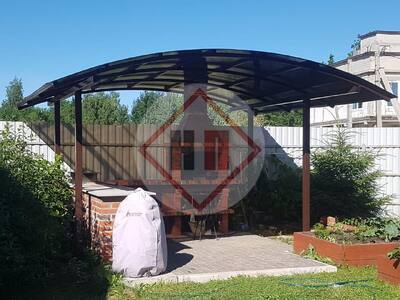 мангальный навес с арочной крышей