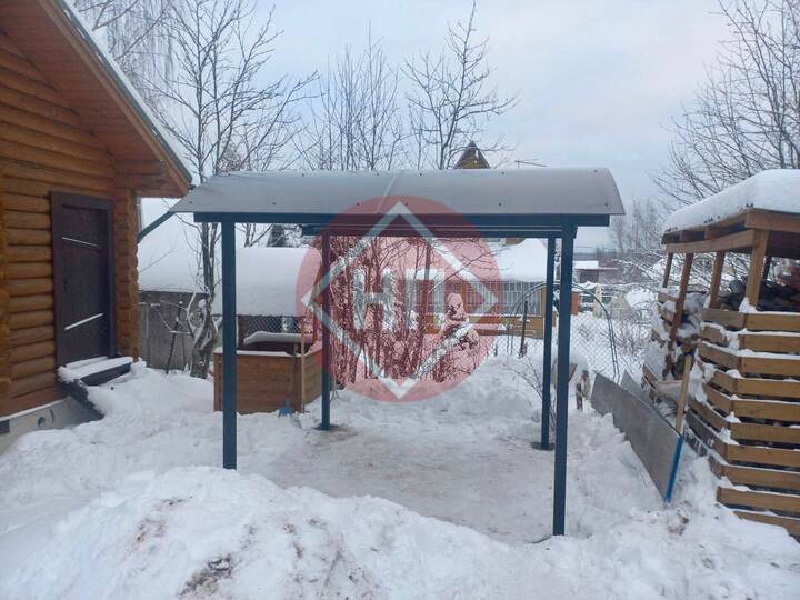 навес для деревянного дома с арочной кровлей