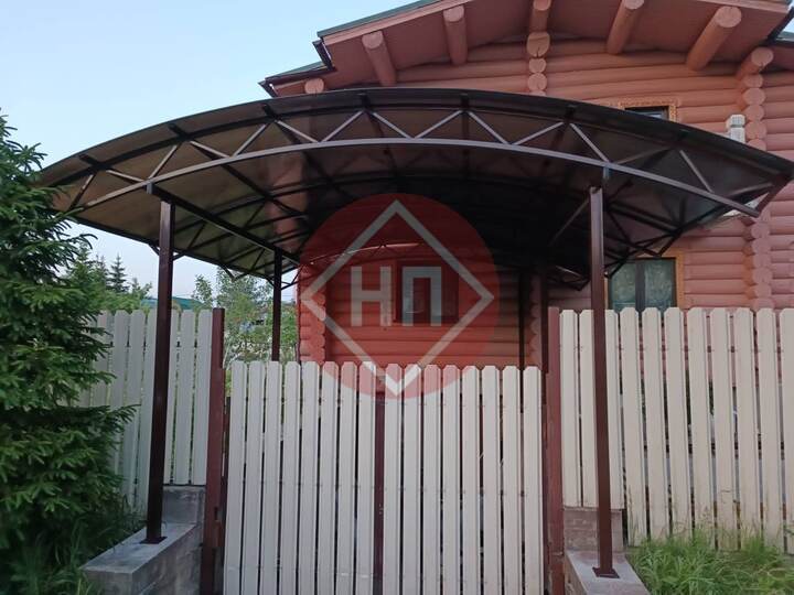 навес для деревянного дома из оцилиндрованного бруса